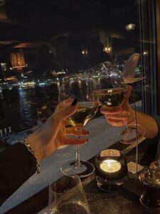 Hướng Dẫn Chọn Rượu Vang Cho Người Mới Bắt Đầu